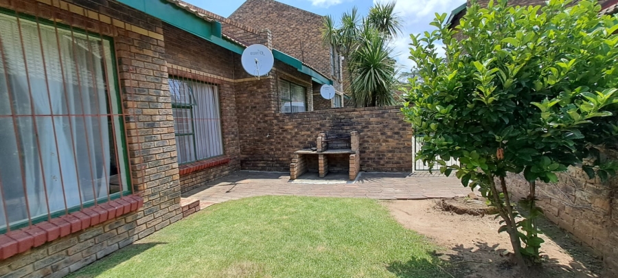 To Let 2 Bedroom Property for Rent in Pretorius Kloof Free State